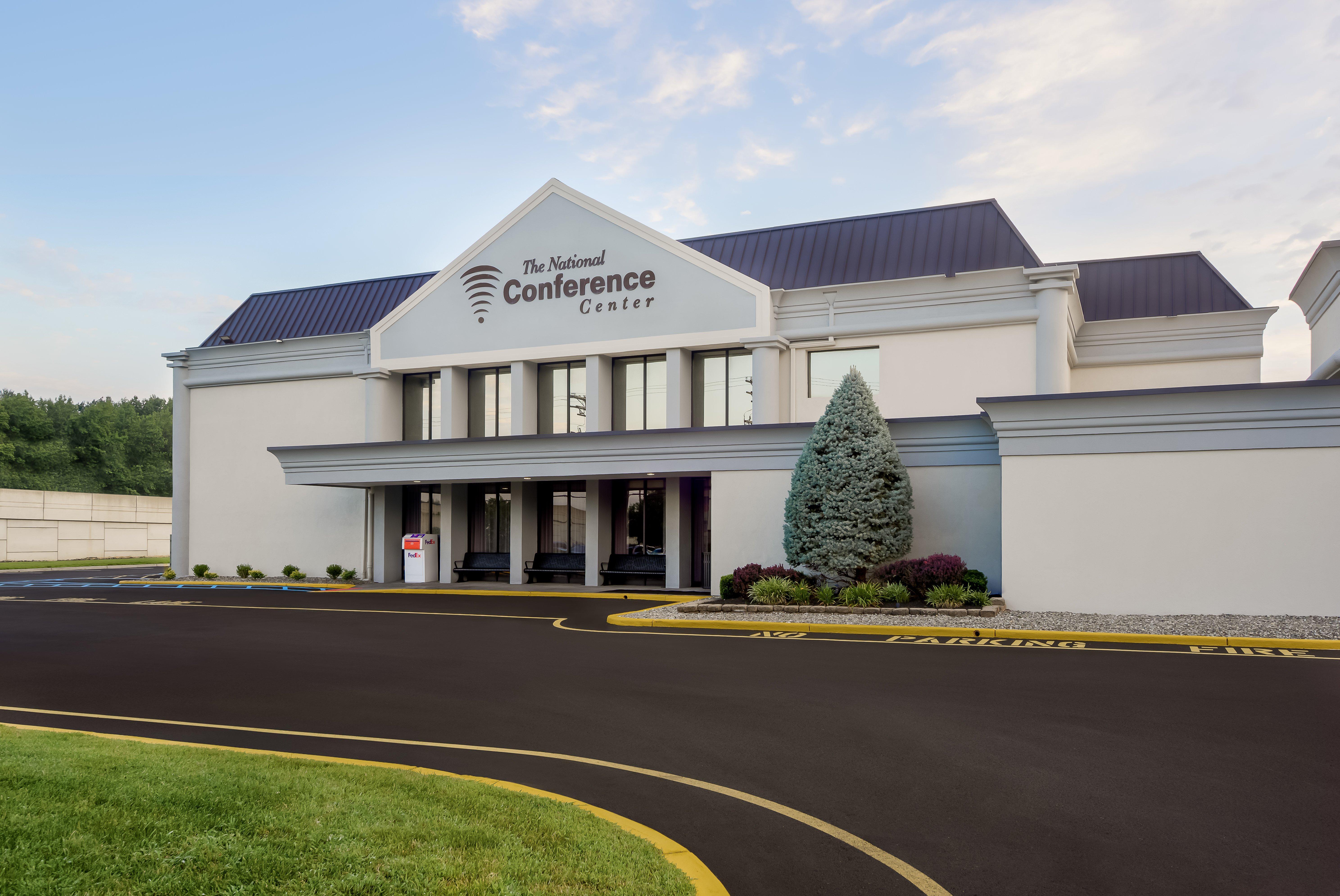 Holiday Inn East Windsor By Ihg Hightstown Exterior photo