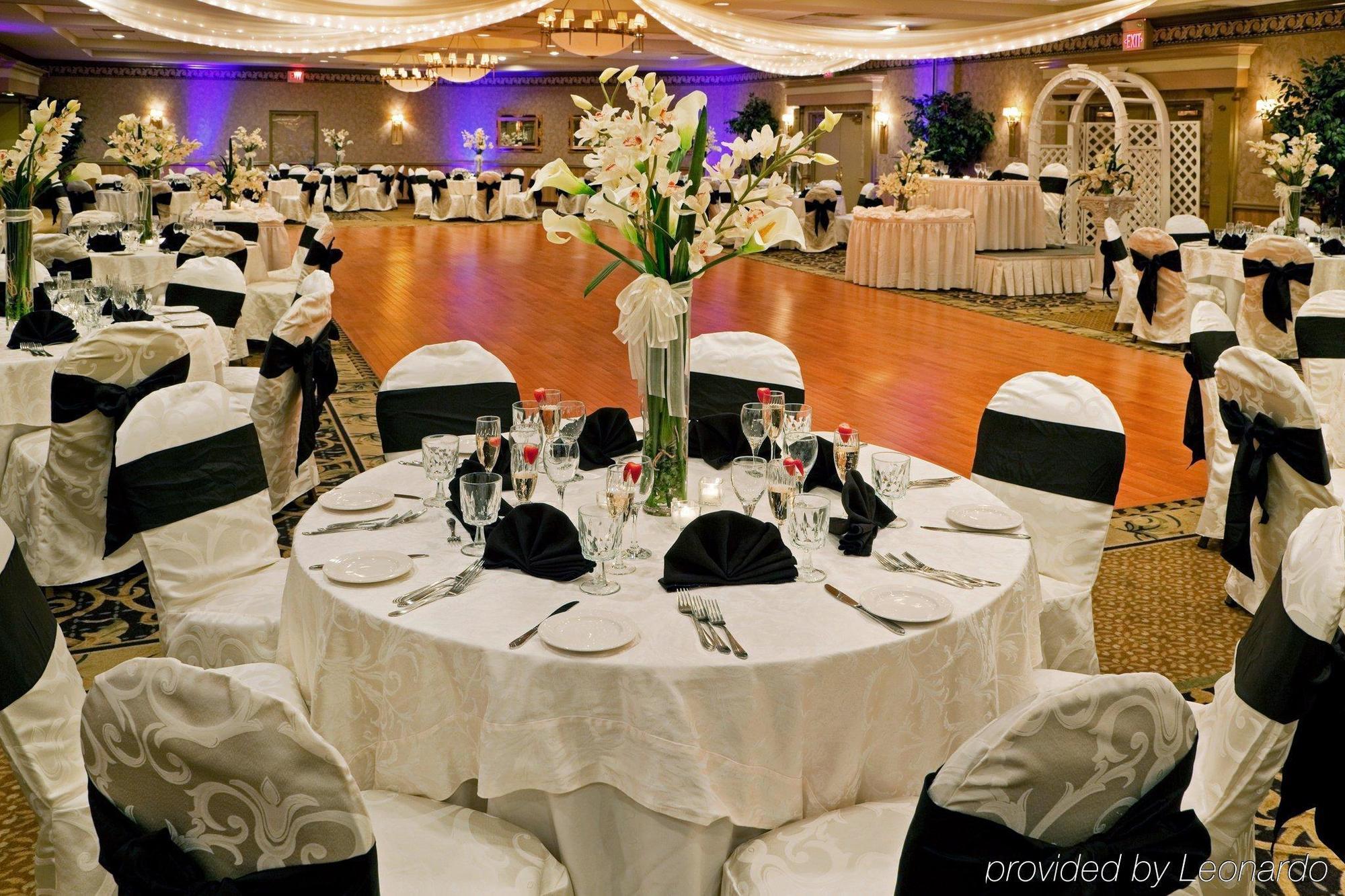 Holiday Inn East Windsor By Ihg Hightstown Restaurant photo